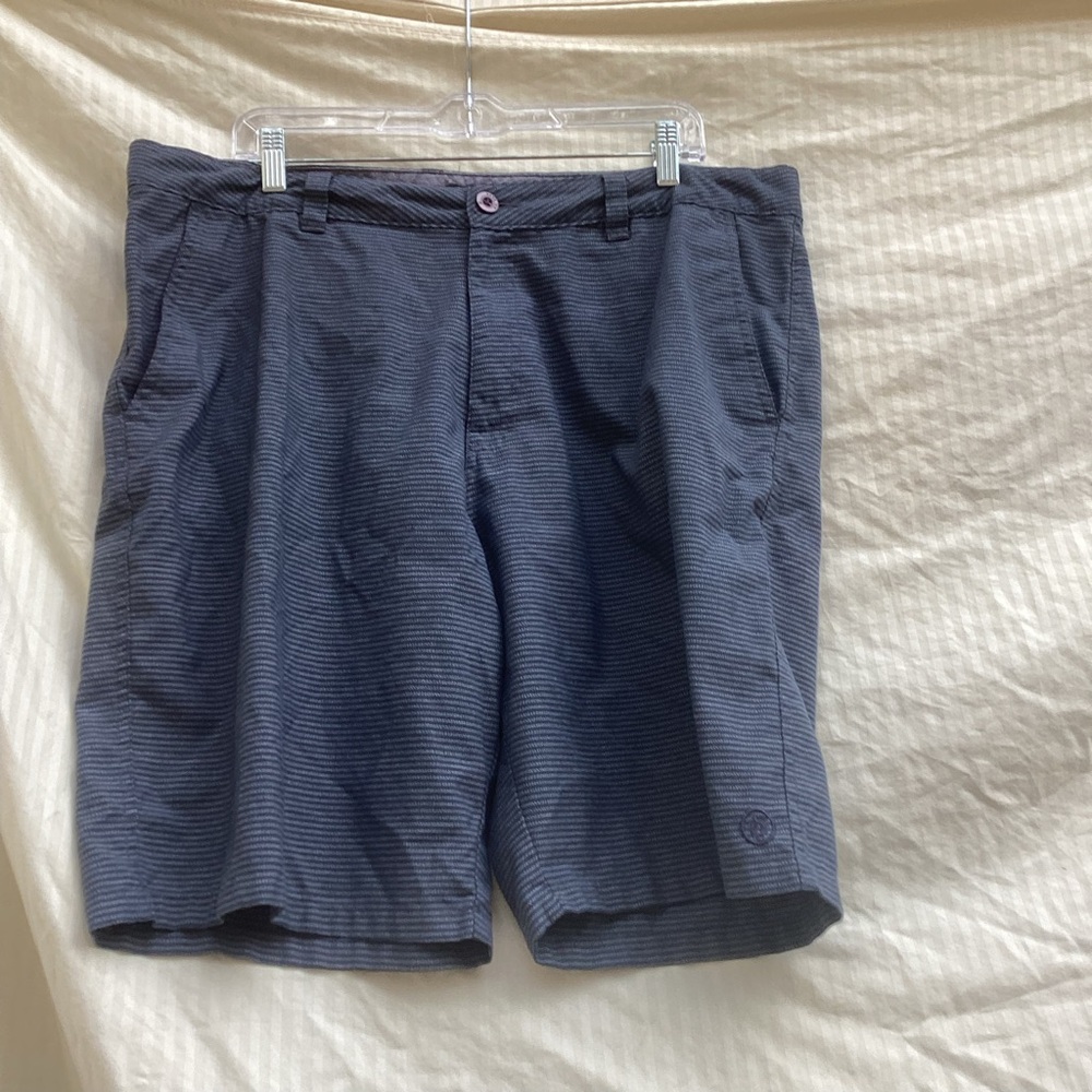 Hang Ten Men's Dark Gray Flat Front Shorts, size 38